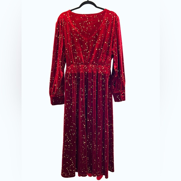 BloomChic Velvet Midi Dress w/ Gold Star Print – Raspberry Red (Size 18) - Picture 2 of 5